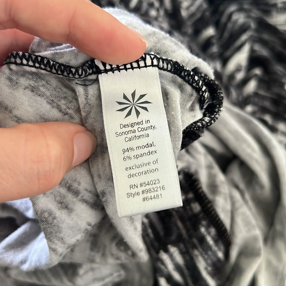 ATHLETA PRINTED TEE RACERBACK DRESS size Small - Picture 5 of 5